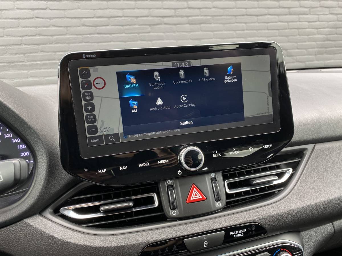 Hyundai i30 Hyundai i30 Wagon 1.5 T-GDi  MHEV 160 pk Comfort Smart AUT. | navigatie | stoel-/stuurverw. | camera | trekhaak | parkeersensoren