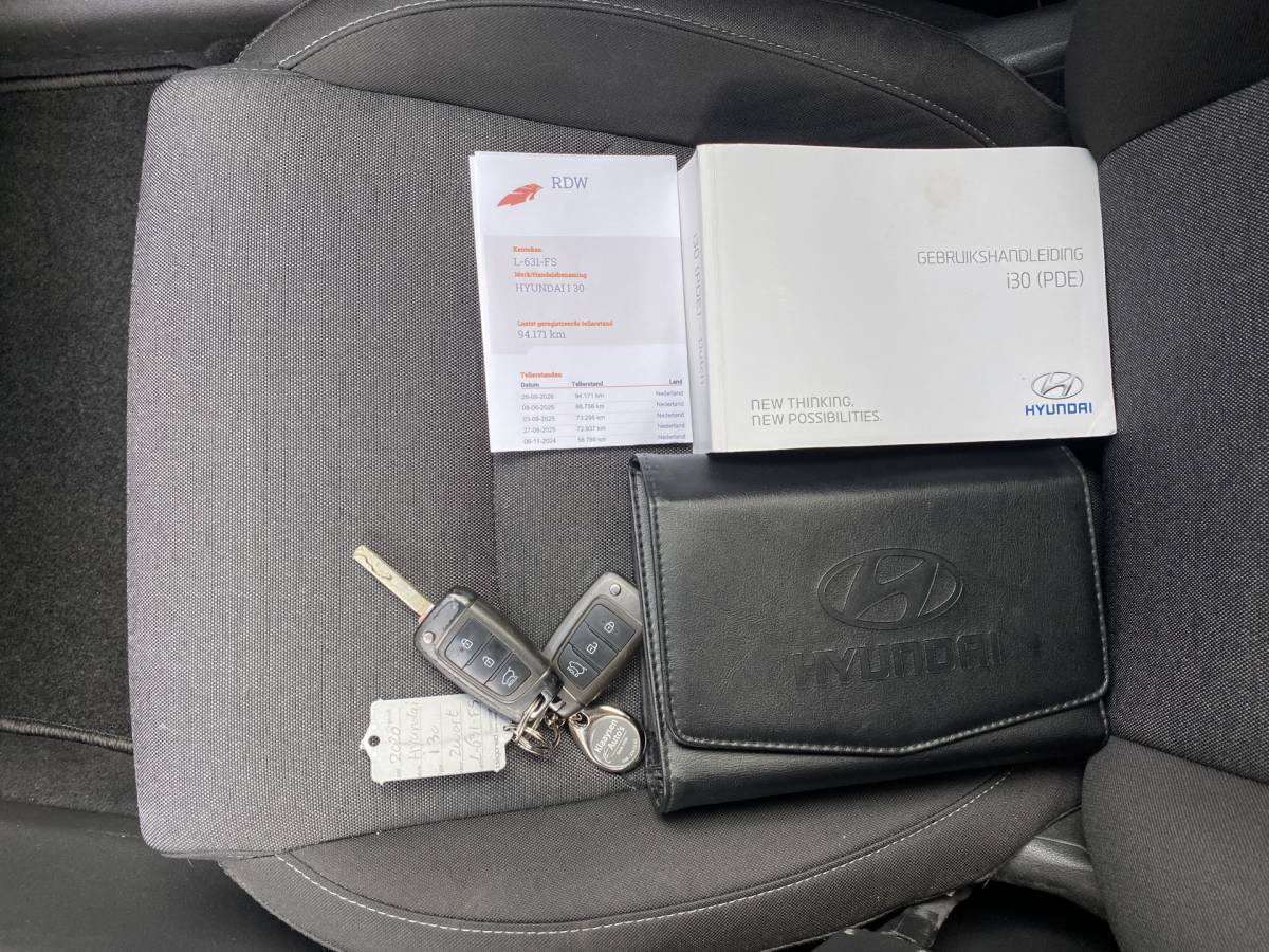 Hyundai i30 Hyundai i30 Wagon 1.5 T-GDi  MHEV 160 pk Comfort Smart AUT. | navigatie | stoel-/stuurverw. | camera | trekhaak | parkeersensoren