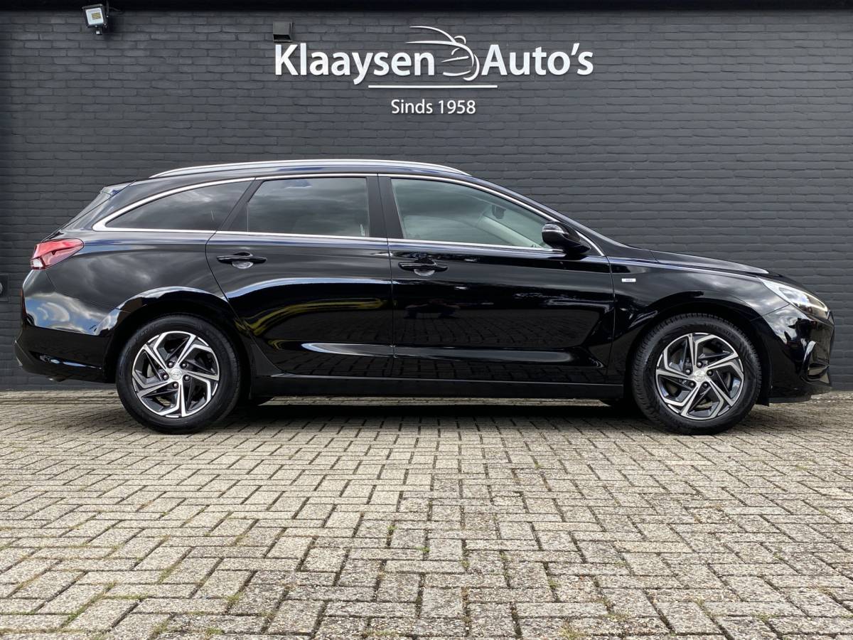 Hyundai i30 Hyundai i30 Wagon 1.5 T-GDi  MHEV 160 pk Comfort Smart AUT. | navigatie | stoel-/stuurverw. | camera | trekhaak | parkeersensoren