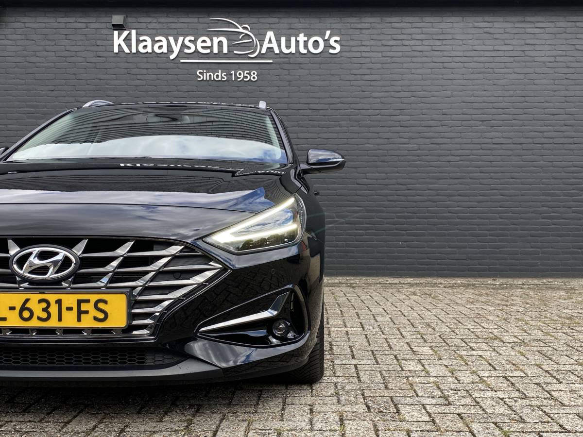 Hyundai i30 Hyundai i30 Wagon 1.5 T-GDi  MHEV 160 pk Comfort Smart AUT. | navigatie | stoel-/stuurverw. | camera | trekhaak | parkeersensoren