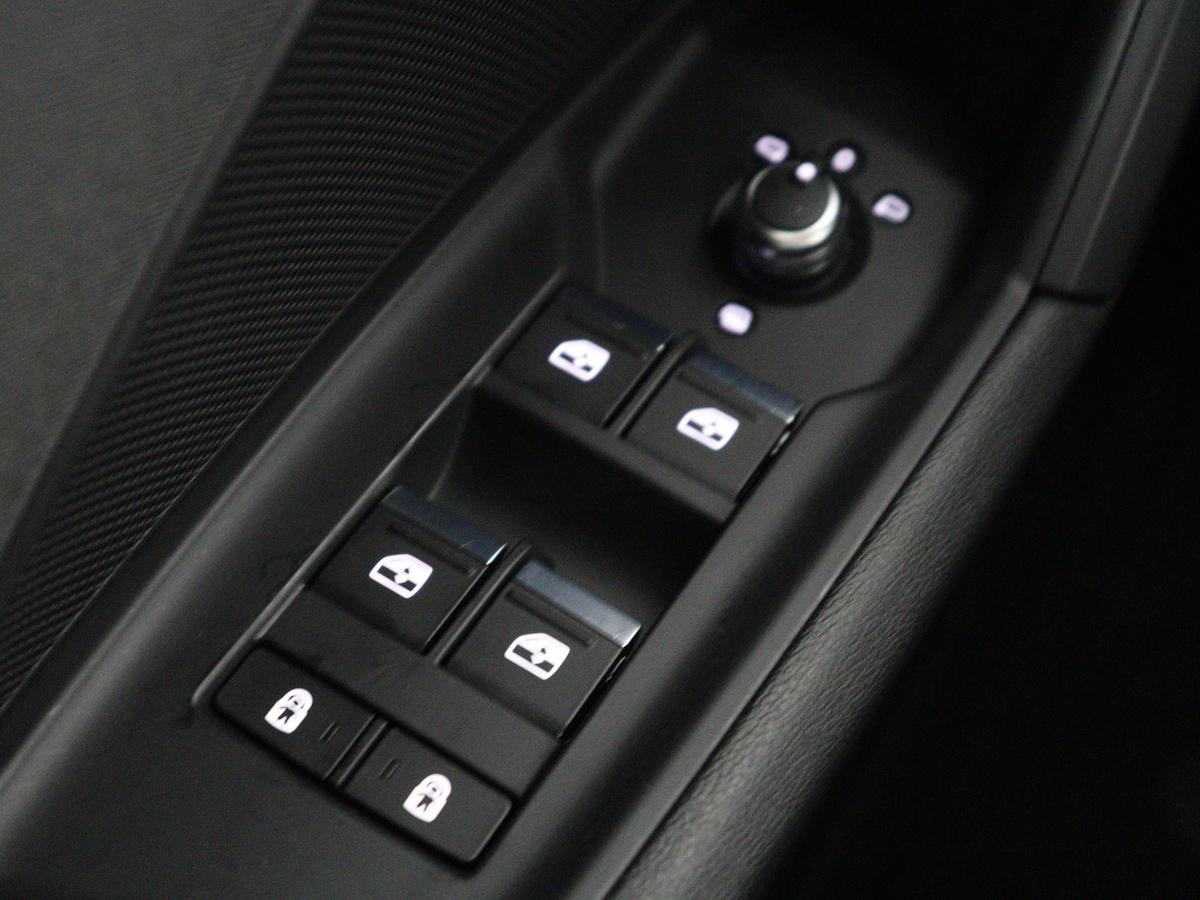 Audi A3 Audi A3 Sportback 30 TFSI Business edition | Cruise control | Virtueel dashboard | Climate control | Navigatie | Carplay | Park assist | 18″ velgen