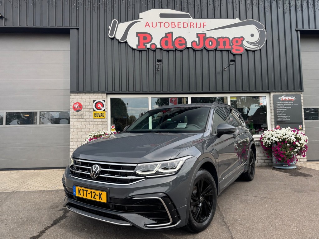 Volkswagen Tiguan Volkswagen Tiguan 1.4 TSI e-Hybrid R-line 245pk Trekhaak 360 Camera Stuur, Stoelverwarming HUD