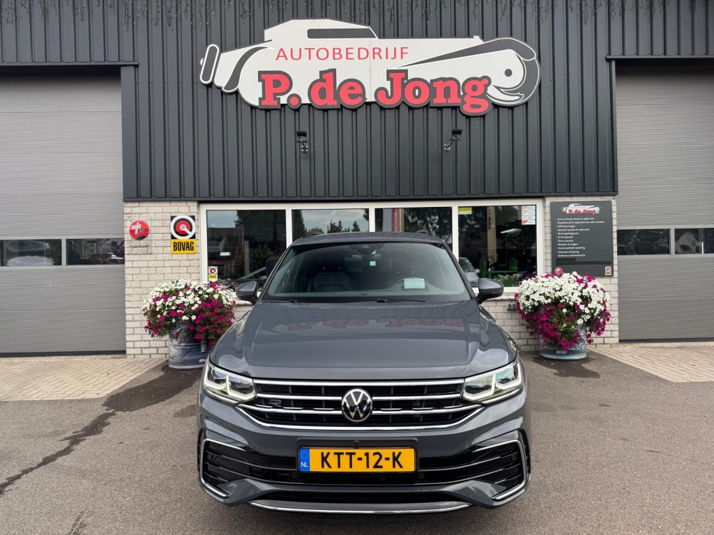 Volkswagen Tiguan Volkswagen Tiguan 1.4 TSI e-Hybrid R-line 245pk Trekhaak 360 Camera Stuur, Stoelverwarming HUD