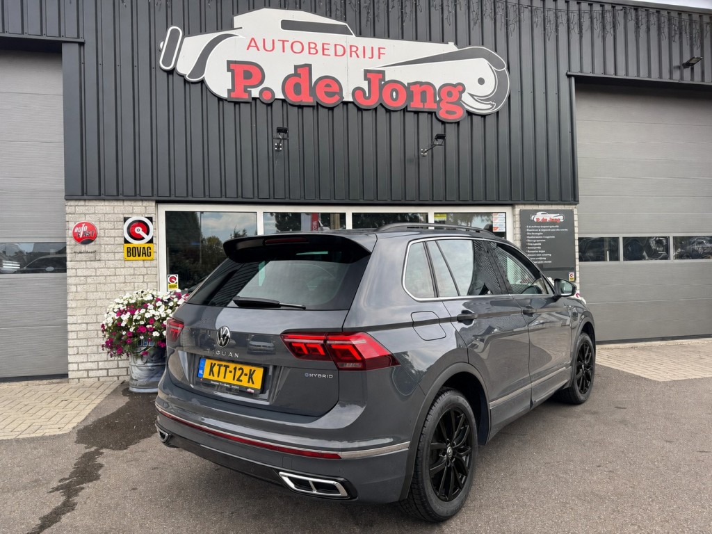 Volkswagen Tiguan Volkswagen Tiguan 1.4 TSI e-Hybrid R-line 245pk Trekhaak 360 Camera Stuur, Stoelverwarming HUD