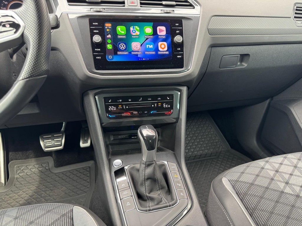 Volkswagen Tiguan Volkswagen Tiguan 1.4 TSI e-Hybrid R-line 245pk Trekhaak 360 Camera Stuur, Stoelverwarming HUD