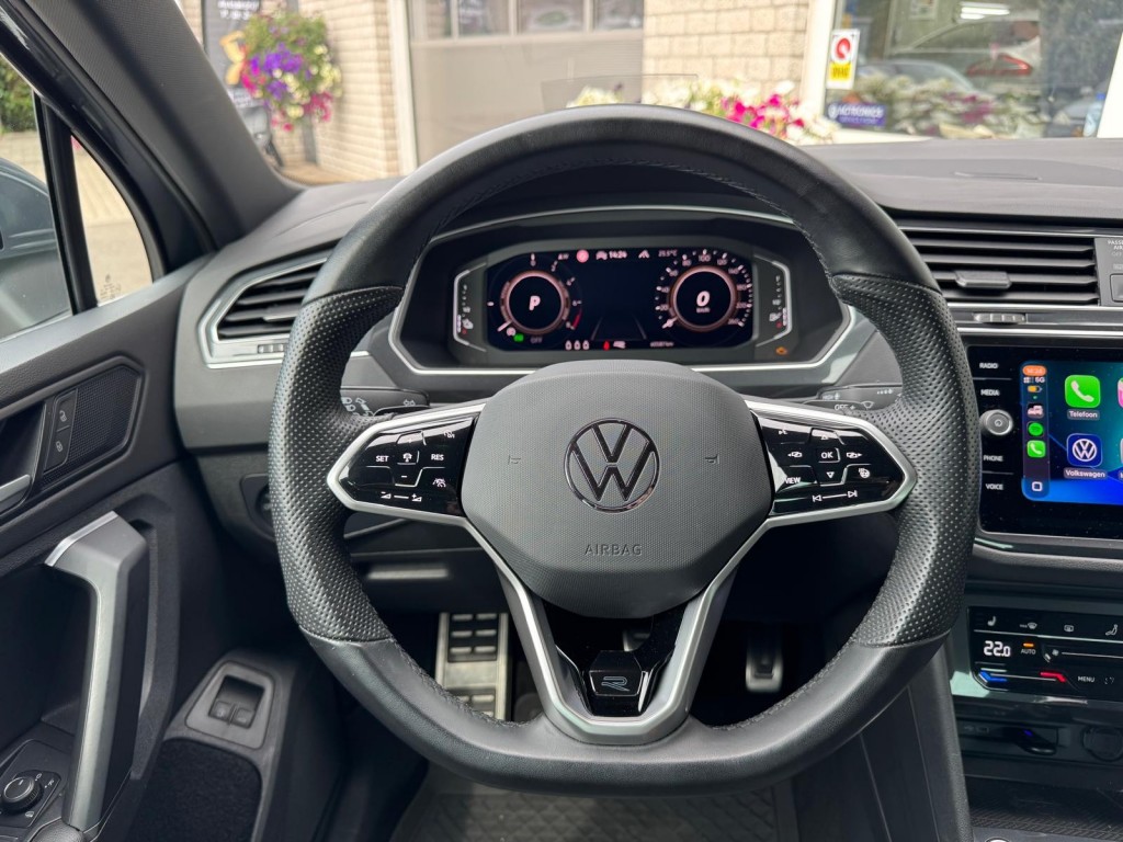 Volkswagen Tiguan Volkswagen Tiguan 1.4 TSI e-Hybrid R-line 245pk Trekhaak 360 Camera Stuur, Stoelverwarming HUD