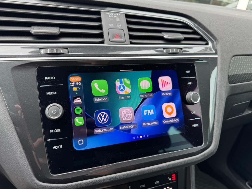 Volkswagen Tiguan Volkswagen Tiguan 1.4 TSI e-Hybrid R-line 245pk Trekhaak 360 Camera Stuur, Stoelverwarming HUD