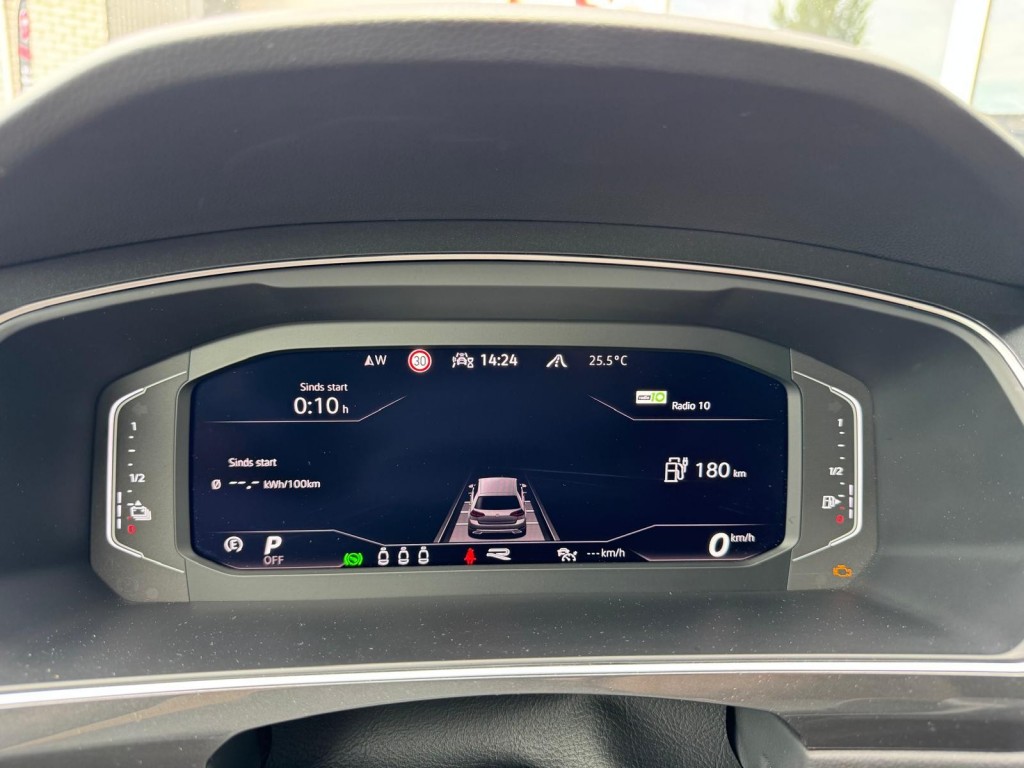 Volkswagen Tiguan Volkswagen Tiguan 1.4 TSI e-Hybrid R-line 245pk Trekhaak 360 Camera Stuur, Stoelverwarming HUD
