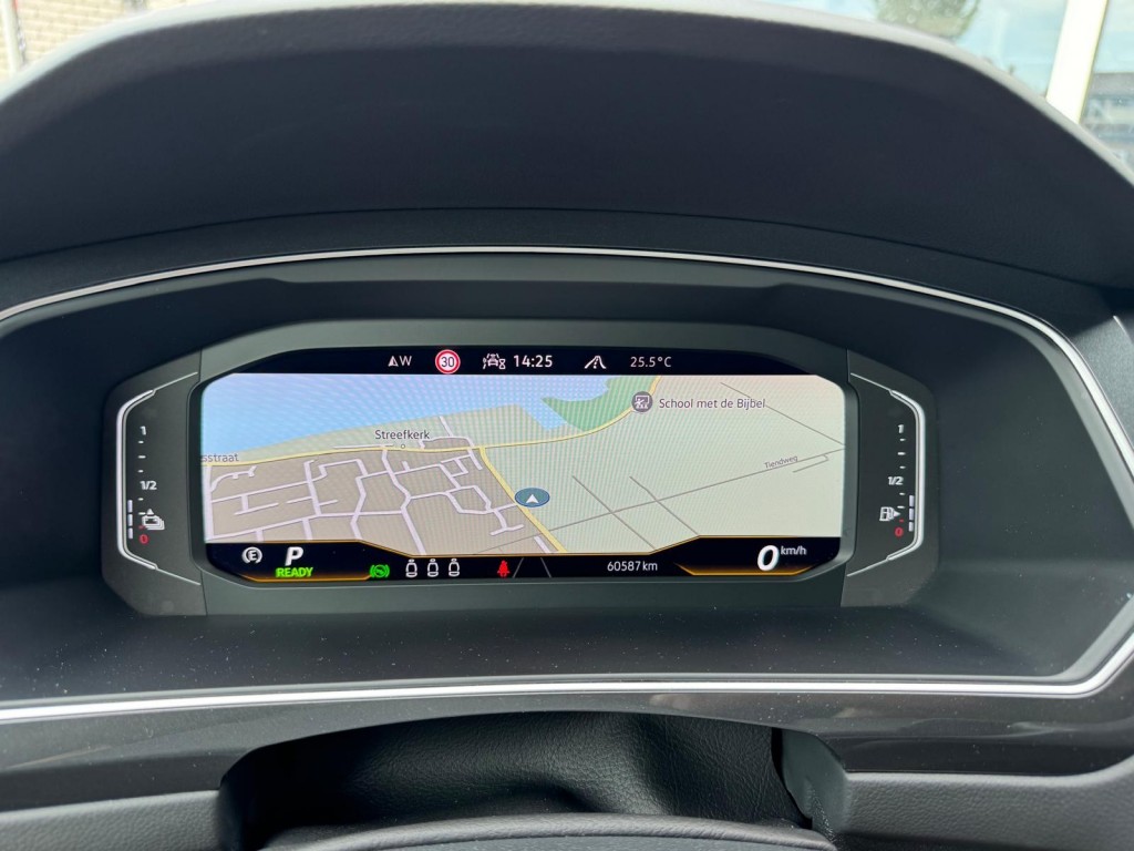 Volkswagen Tiguan Volkswagen Tiguan 1.4 TSI e-Hybrid R-line 245pk Trekhaak 360 Camera Stuur, Stoelverwarming HUD