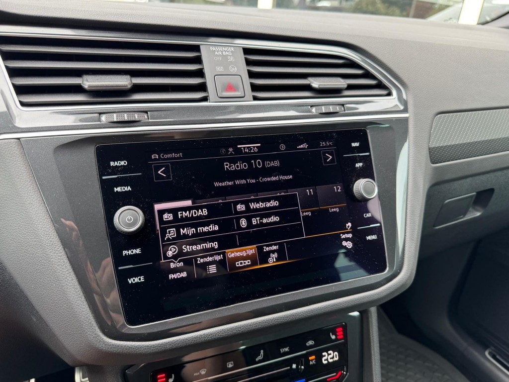 Volkswagen Tiguan Volkswagen Tiguan 1.4 TSI e-Hybrid R-line 245pk Trekhaak 360 Camera Stuur, Stoelverwarming HUD