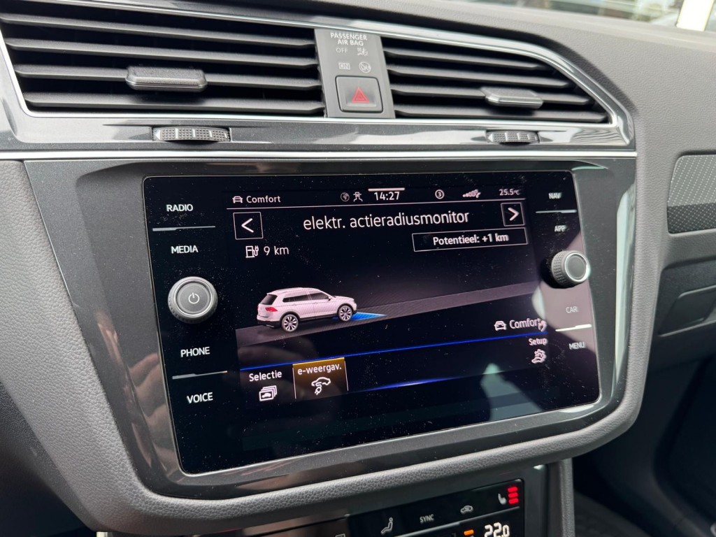 Volkswagen Tiguan Volkswagen Tiguan 1.4 TSI e-Hybrid R-line 245pk Trekhaak 360 Camera Stuur, Stoelverwarming HUD