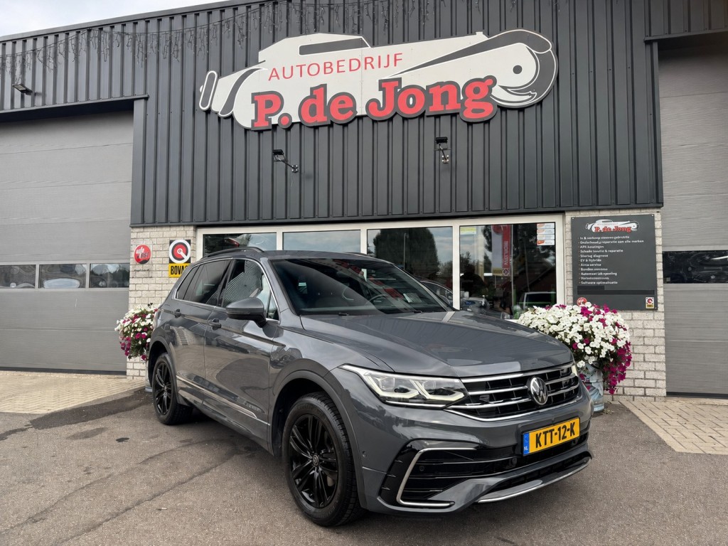 Volkswagen Tiguan Volkswagen Tiguan 1.4 TSI e-Hybrid R-line 245pk Trekhaak 360 Camera Stuur, Stoelverwarming HUD