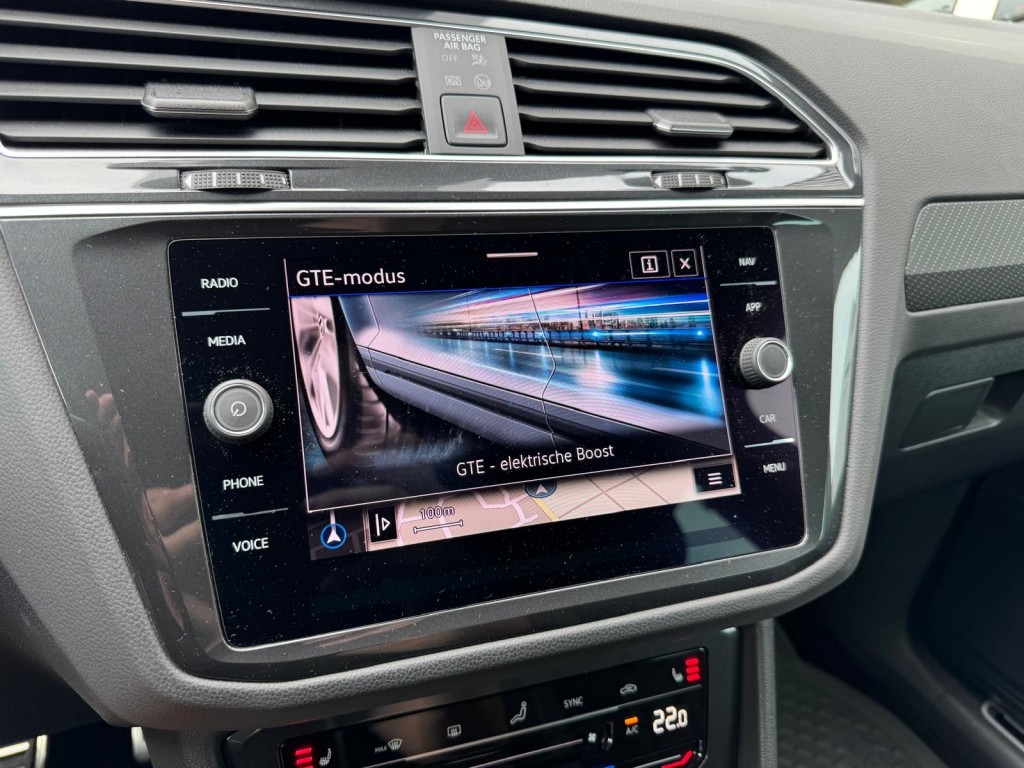 Volkswagen Tiguan Volkswagen Tiguan 1.4 TSI e-Hybrid R-line 245pk Trekhaak 360 Camera Stuur, Stoelverwarming HUD
