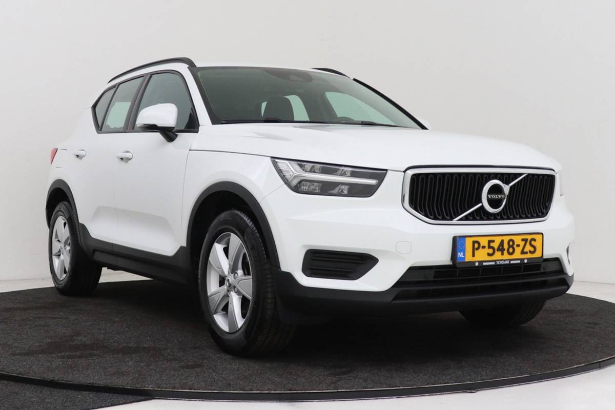 Volvo XC40 Volvo XC40 1.5 T2 Momentum Core | Uitklap Trekhaak | Org NL | Dealer Ond. | CarPlay |