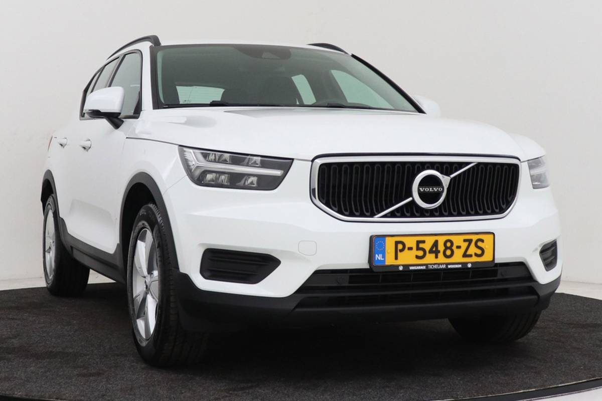 Volvo XC40 Volvo XC40 1.5 T2 Momentum Core | Uitklap Trekhaak | Org NL | Dealer Ond. | CarPlay |