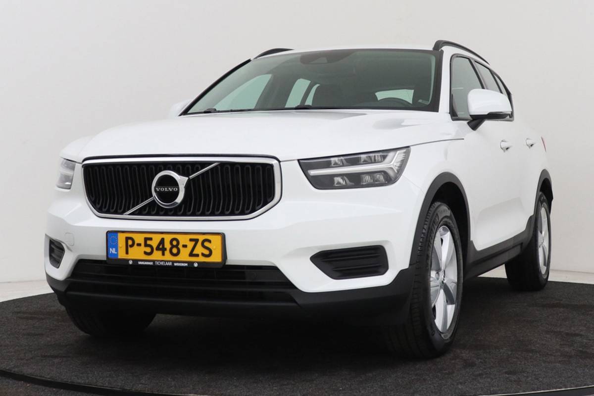 Volvo XC40 Volvo XC40 1.5 T2 Momentum Core | Uitklap Trekhaak | Org NL | Dealer Ond. | CarPlay |