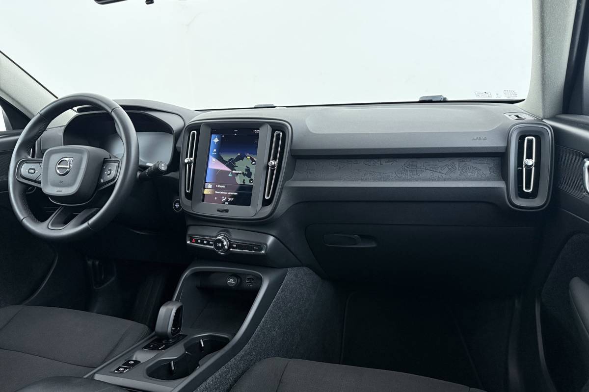 Volvo XC40 Volvo XC40 1.5 T2 Momentum Core | Uitklap Trekhaak | Org NL | Dealer Ond. | CarPlay |