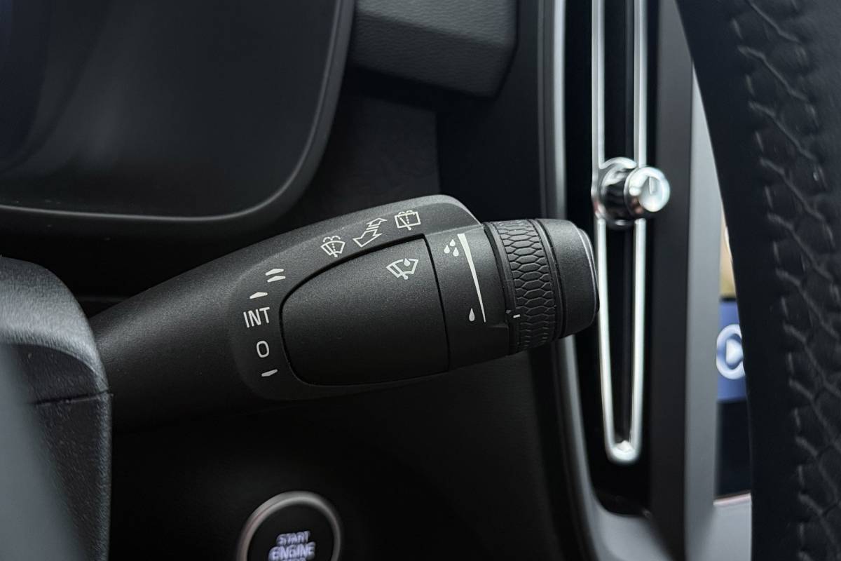 Volvo XC40 Volvo XC40 1.5 T2 Momentum Core | Uitklap Trekhaak | Org NL | Dealer Ond. | CarPlay |