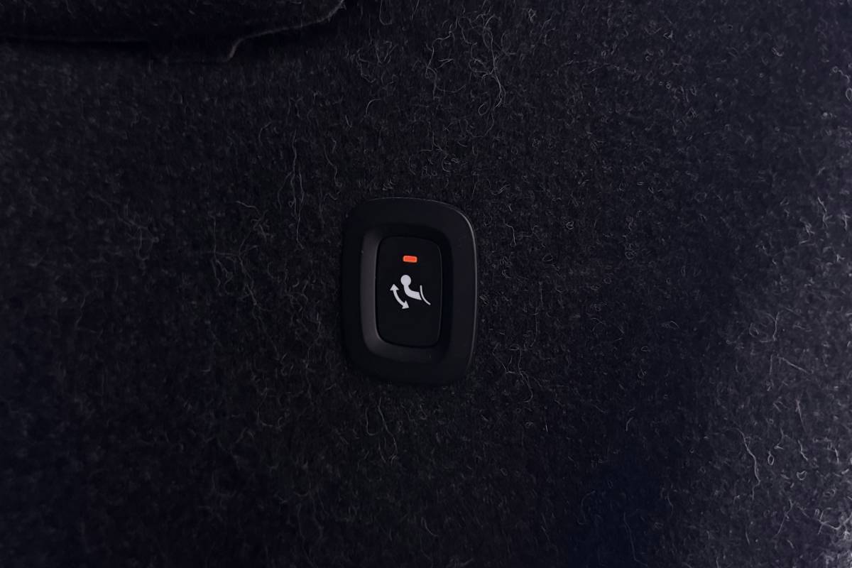 Volvo XC40 Volvo XC40 1.5 T2 Momentum Core | Uitklap Trekhaak | Org NL | Dealer Ond. | CarPlay |