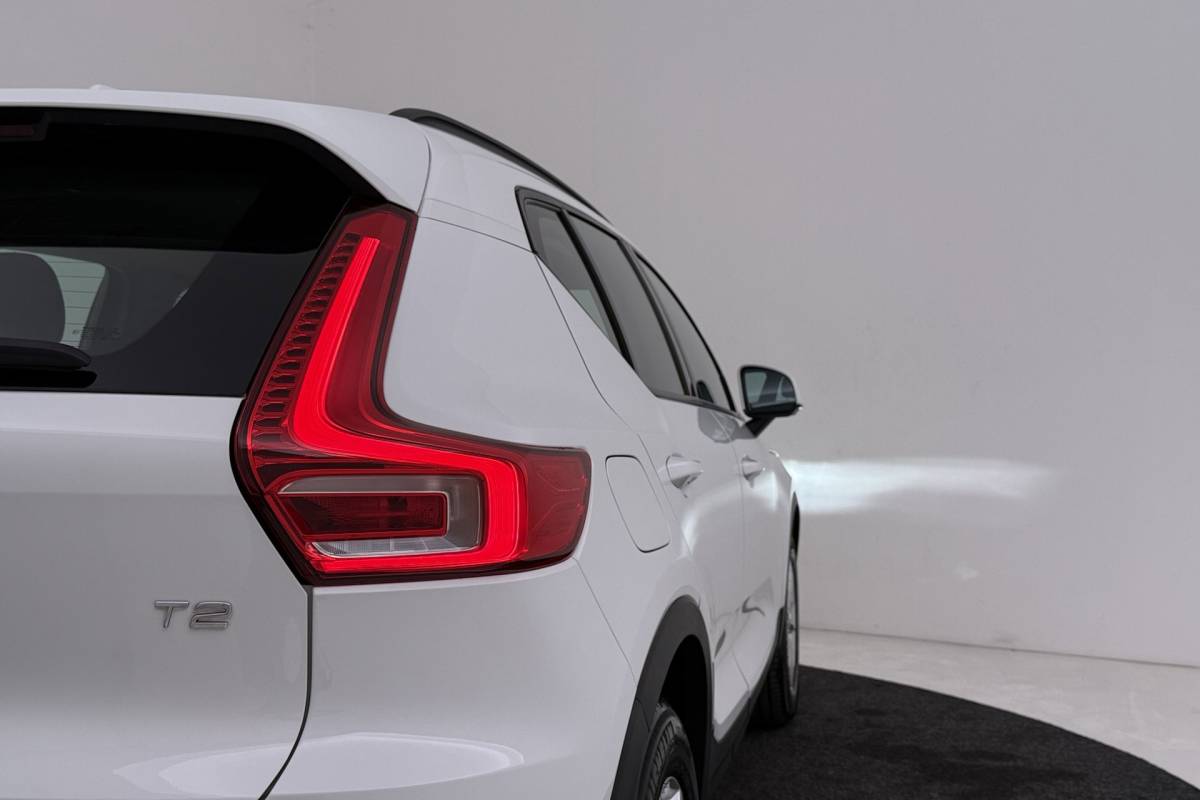 Volvo XC40 Volvo XC40 1.5 T2 Momentum Core | Uitklap Trekhaak | Org NL | Dealer Ond. | CarPlay |