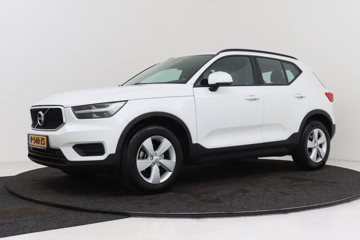 Volvo XC40 Volvo XC40 1.5 T2 Momentum Core | Uitklap Trekhaak | Org NL | Dealer Ond. | CarPlay |