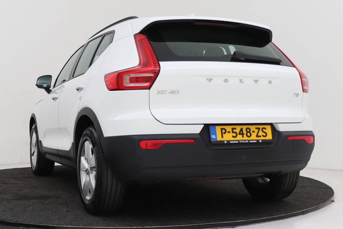 Volvo XC40 Volvo XC40 1.5 T2 Momentum Core | Uitklap Trekhaak | Org NL | Dealer Ond. | CarPlay |