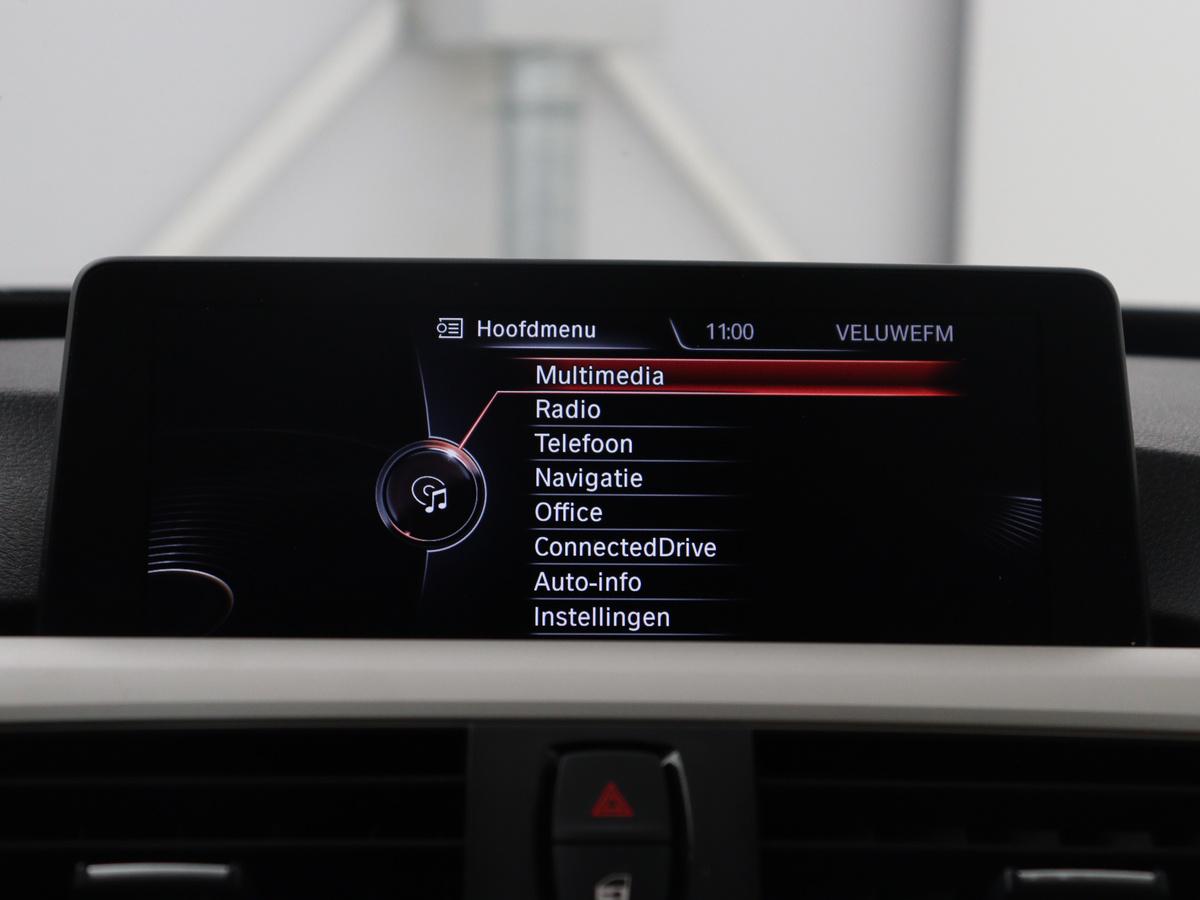 BMW 3 Serie BMW 3-serie Gran Turismo 320i High Executive | Leder | Cruise control | Stoelverwarming |  Climate control | Camera | Park assist | Navigatie | Bluetooth | Elektrische achterklep