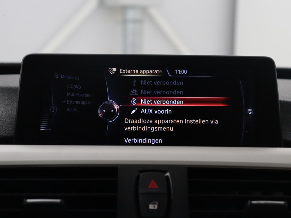 BMW 3 Serie BMW 3-serie Gran Turismo 320i High Executive | Leder | Cruise control | Stoelverwarming |  Climate control | Camera | Park assist | Navigatie | Bluetooth | Elektrische achterklep