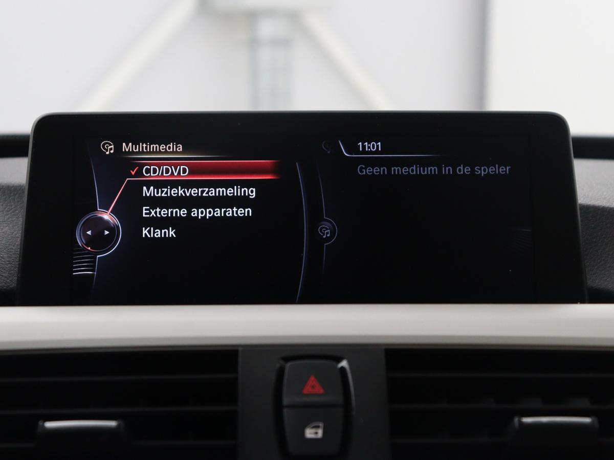 BMW 3 Serie BMW 3-serie Gran Turismo 320i High Executive | Leder | Cruise control | Stoelverwarming |  Climate control | Camera | Park assist | Navigatie | Bluetooth | Elektrische achterklep