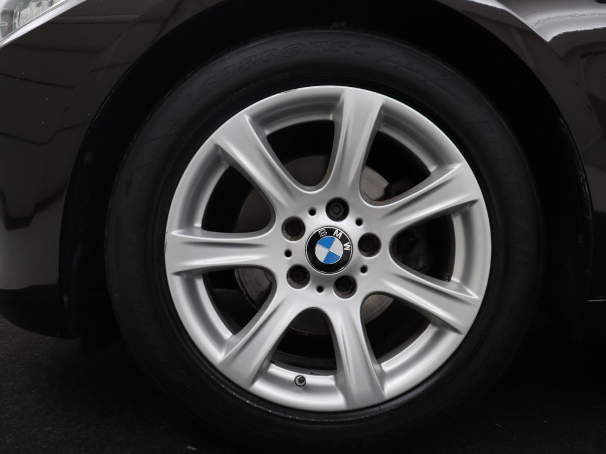 BMW 3 Serie BMW 3-serie Gran Turismo 320i High Executive | Leder | Cruise control | Stoelverwarming |  Climate control | Camera | Park assist | Navigatie | Bluetooth | Elektrische achterklep