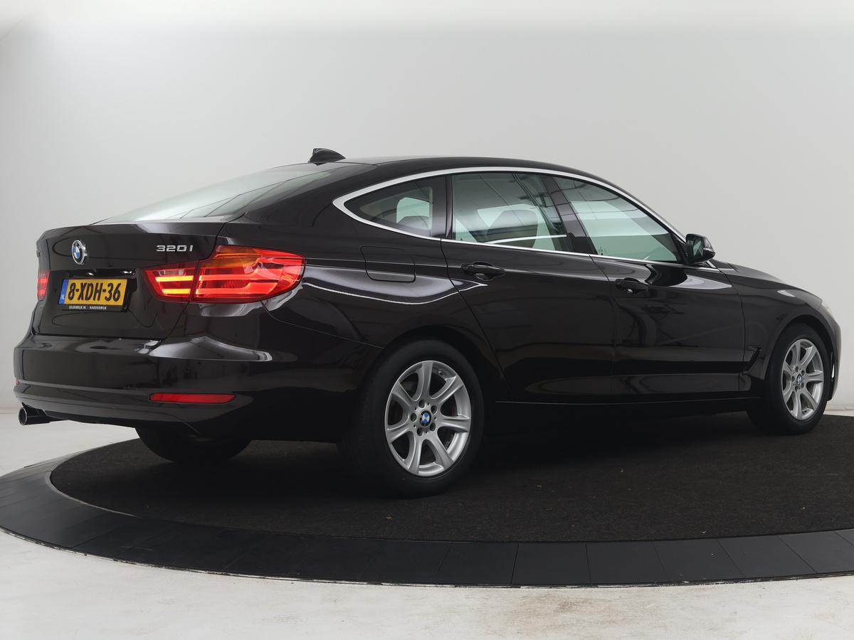 BMW 3 Serie BMW 3-serie Gran Turismo 320i High Executive | Leder | Cruise control | Stoelverwarming |  Climate control | Camera | Park assist | Navigatie | Bluetooth | Elektrische achterklep