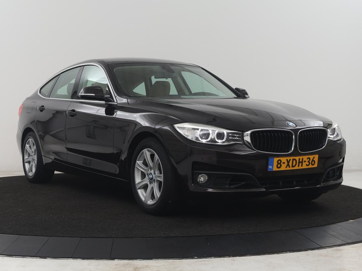 BMW 3 Serie BMW 3-serie Gran Turismo 320i High Executive | Leder | Cruise control | Stoelverwarming |  Climate control | Camera | Park assist | Navigatie | Bluetooth | Elektrische achterklep