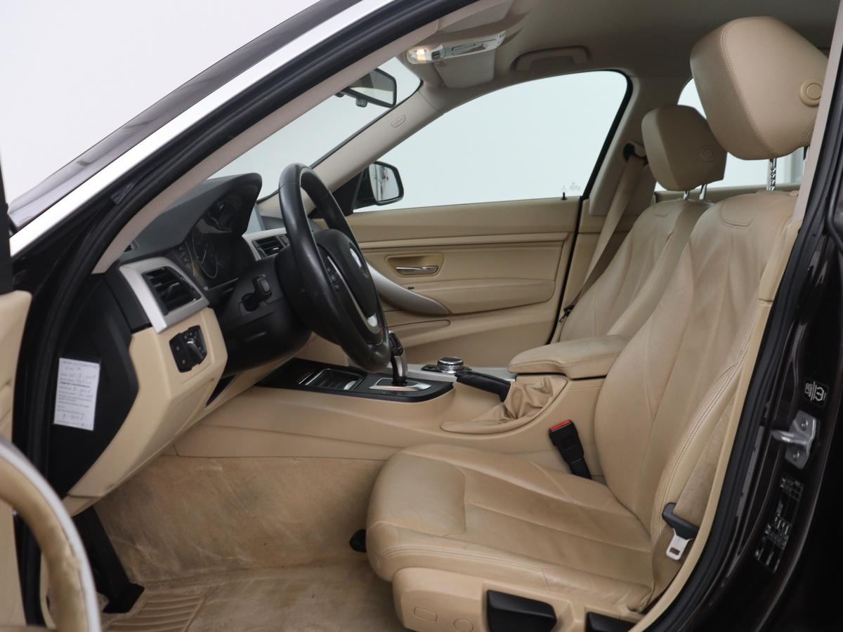 BMW 3 Serie BMW 3-serie Gran Turismo 320i High Executive | Leder | Cruise control | Stoelverwarming |  Climate control | Camera | Park assist | Navigatie | Bluetooth | Elektrische achterklep