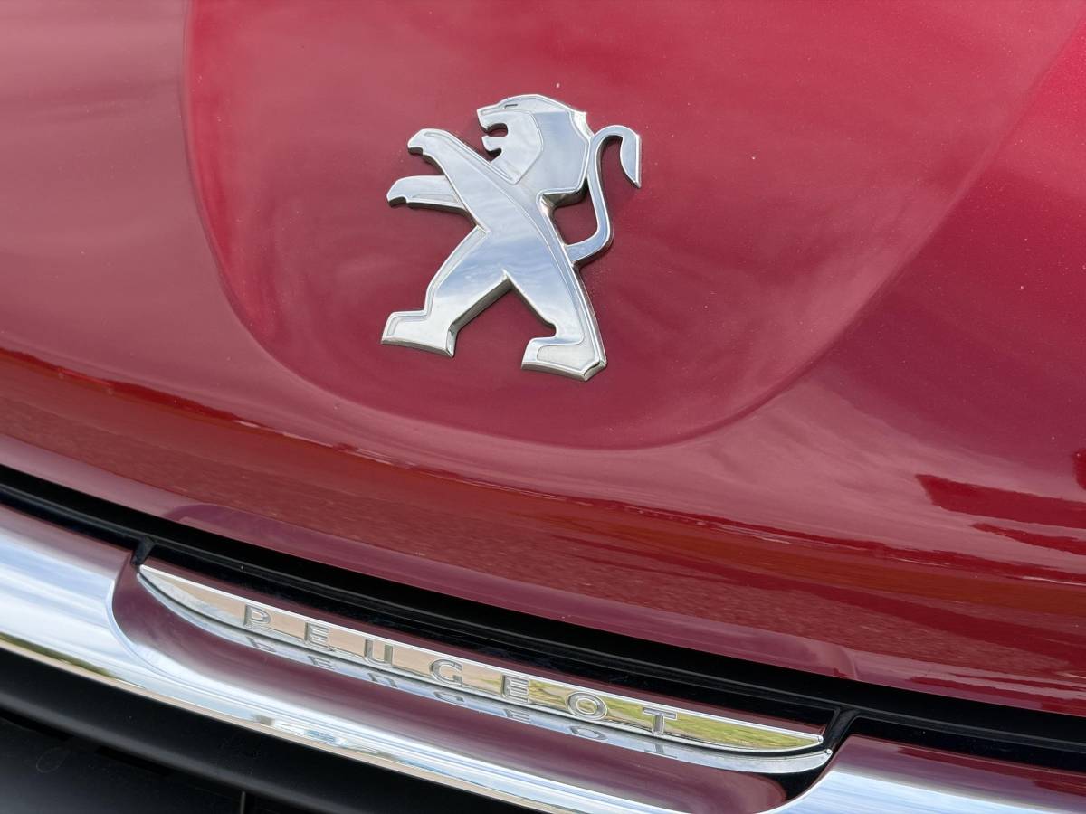 Peugeot 208 Peugeot 208 1.2 PureTech Blue Lion ✓D-riem vv in 2025✓1e Eigenaar✓Navi✓Carplay✓Trekhaak✓Recent beurt gehad✓Airco✓Cruise✓5 Deurs✓Pdc✓N.A.P✓Apk tot 03-2027