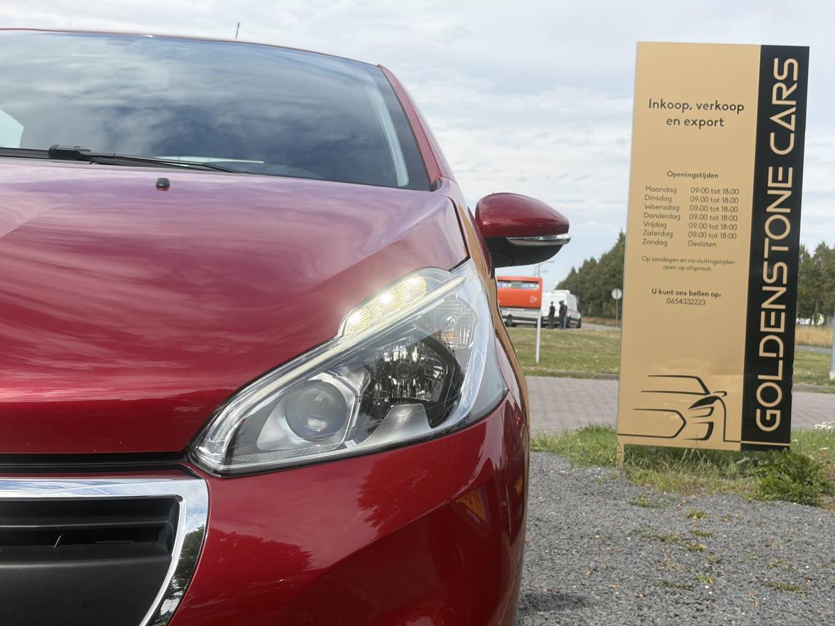 Peugeot 208 Peugeot 208 1.2 PureTech Blue Lion ✓D-riem vv in 2025✓1e Eigenaar✓Navi✓Carplay✓Trekhaak✓Recent beurt gehad✓Airco✓Cruise✓5 Deurs✓Pdc✓N.A.P✓Apk tot 03-2027