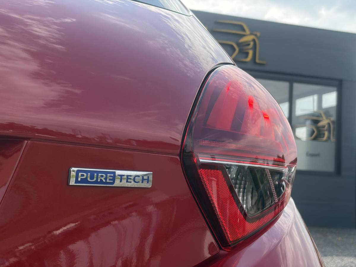 Peugeot 208 Peugeot 208 1.2 PureTech Blue Lion ✓D-riem vv in 2025✓1e Eigenaar✓Navi✓Carplay✓Trekhaak✓Recent beurt gehad✓Airco✓Cruise✓5 Deurs✓Pdc✓N.A.P✓Apk tot 03-2027