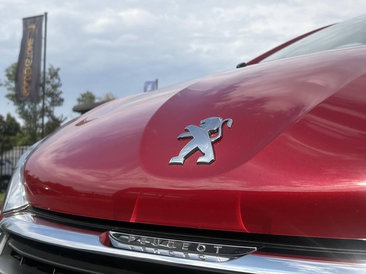 Peugeot 208 Peugeot 208 1.2 PureTech Blue Lion ✓D-riem vv in 2025✓1e Eigenaar✓Navi✓Carplay✓Trekhaak✓Recent beurt gehad✓Airco✓Cruise✓5 Deurs✓Pdc✓N.A.P✓Apk tot 03-2027