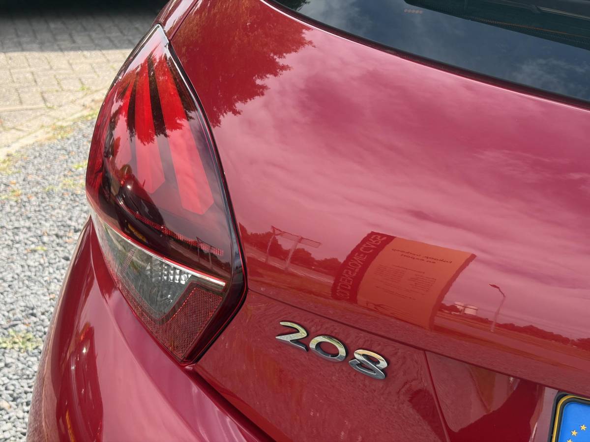 Peugeot 208 Peugeot 208 1.2 PureTech Blue Lion ✓D-riem vv in 2025✓1e Eigenaar✓Navi✓Carplay✓Trekhaak✓Recent beurt gehad✓Airco✓Cruise✓5 Deurs✓Pdc✓N.A.P✓Apk tot 03-2027