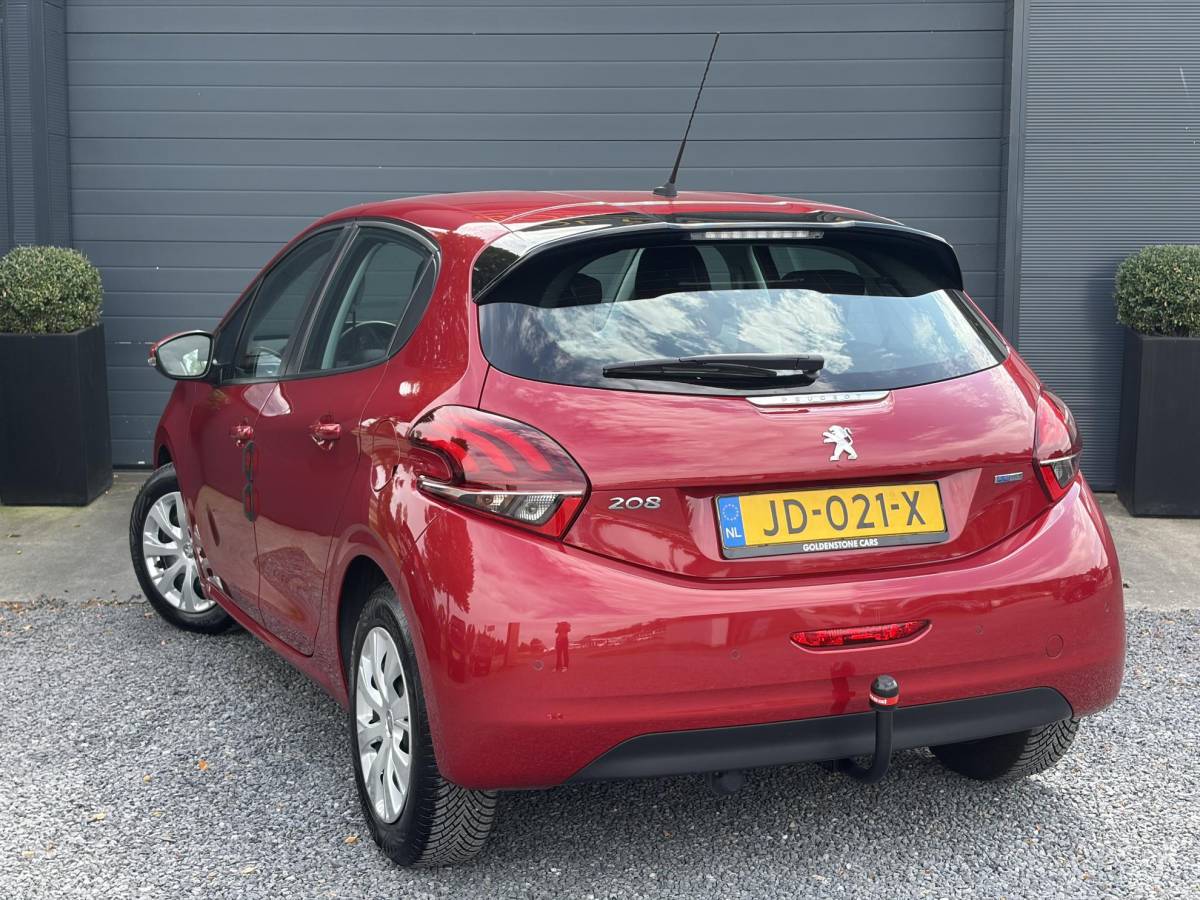 Peugeot 208 Peugeot 208 1.2 PureTech Blue Lion ✓D-riem vv in 2025✓1e Eigenaar✓Navi✓Carplay✓Trekhaak✓Recent beurt gehad✓Airco✓Cruise✓5 Deurs✓Pdc✓N.A.P✓Apk tot 03-2027