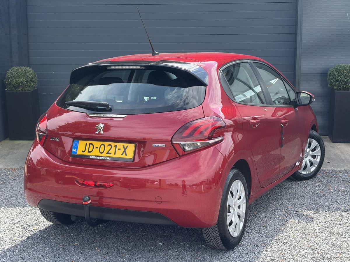 Peugeot 208 Peugeot 208 1.2 PureTech Blue Lion ✓D-riem vv in 2025✓1e Eigenaar✓Navi✓Carplay✓Trekhaak✓Recent beurt gehad✓Airco✓Cruise✓5 Deurs✓Pdc✓N.A.P✓Apk tot 03-2027