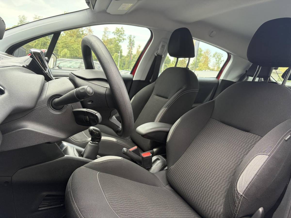 Peugeot 208 Peugeot 208 1.2 PureTech Blue Lion ✓D-riem vv in 2025✓1e Eigenaar✓Navi✓Carplay✓Trekhaak✓Recent beurt gehad✓Airco✓Cruise✓5 Deurs✓Pdc✓N.A.P✓Apk tot 03-2027