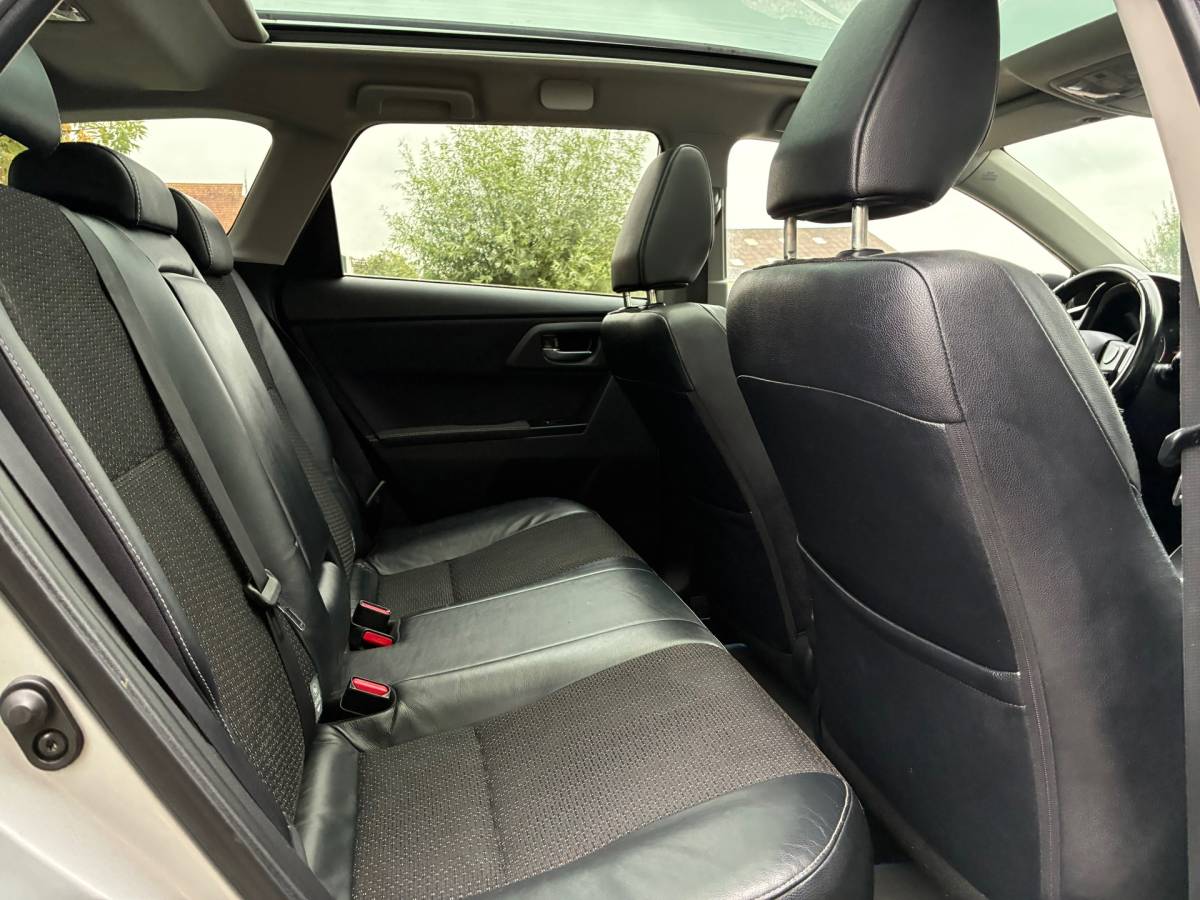 Toyota Auris Toyota Auris Touring Sports 1.8 Hybrid Lease Pro | Panodak + Navi + Clima nu €6.975,-!!
