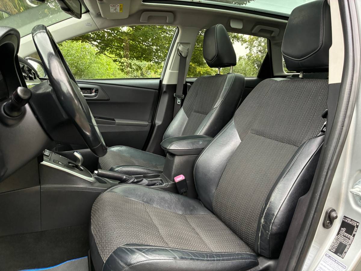 Toyota Auris Toyota Auris Touring Sports 1.8 Hybrid Lease Pro | Panodak + Navi + Clima nu €6.975,-!!