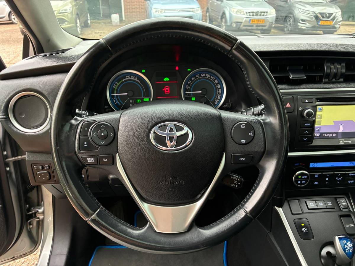 Toyota Auris Toyota Auris Touring Sports 1.8 Hybrid Lease Pro | Panodak + Navi + Clima nu €6.975,-!!