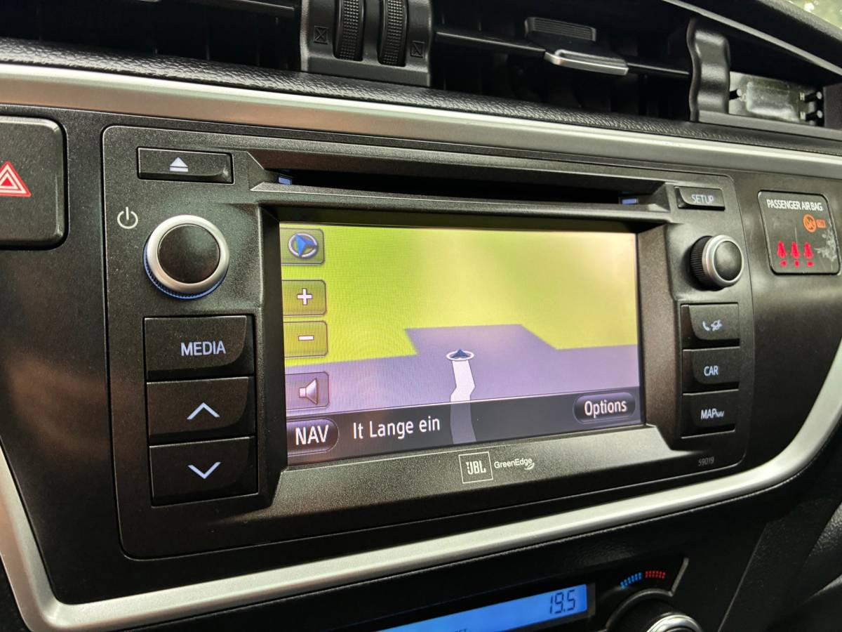 Toyota Auris Toyota Auris Touring Sports 1.8 Hybrid Lease Pro | Panodak + Navi + Clima nu €6.975,-!!