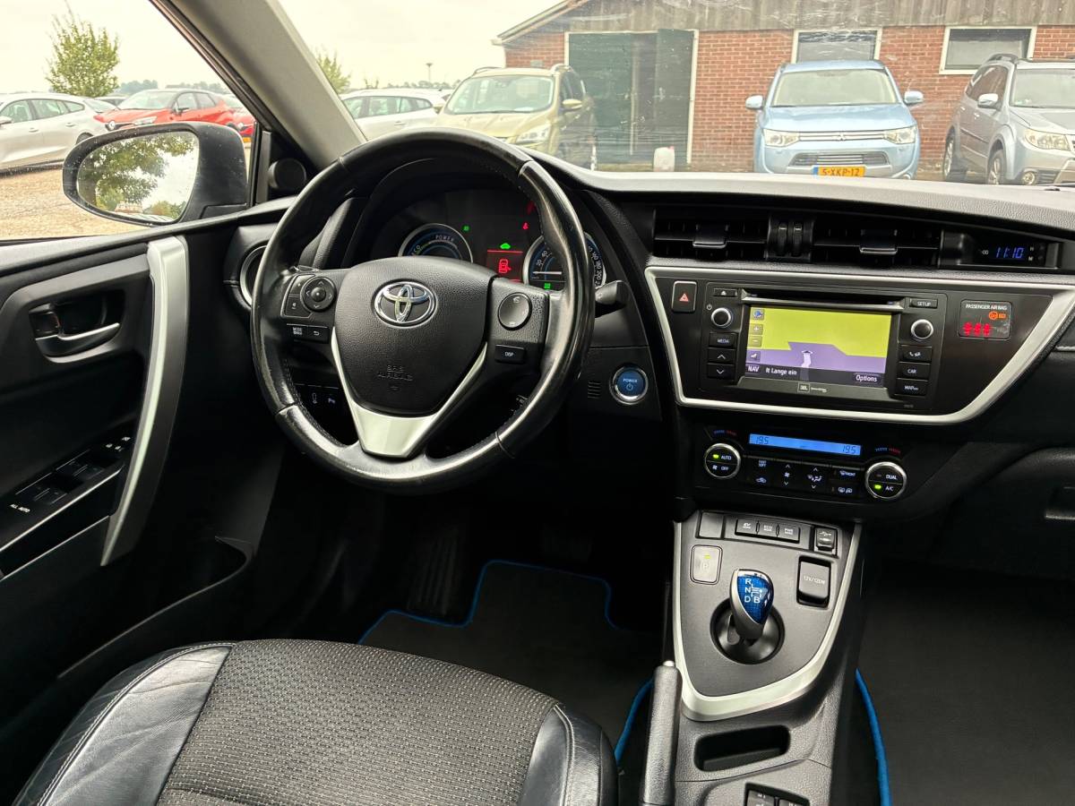 Toyota Auris Toyota Auris Touring Sports 1.8 Hybrid Lease Pro | Panodak + Navi + Clima nu €6.975,-!!