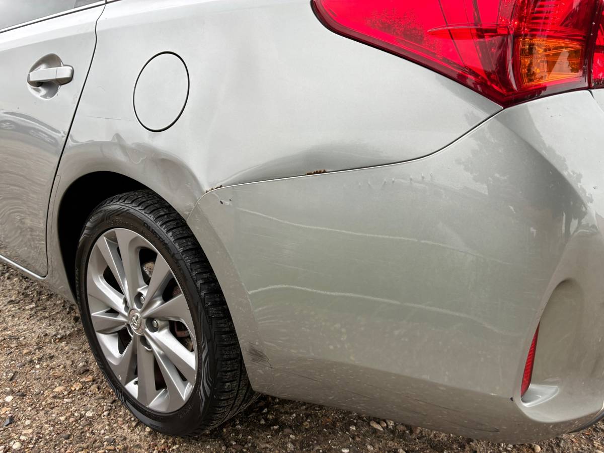 Toyota Auris Toyota Auris Touring Sports 1.8 Hybrid Lease Pro | Panodak + Navi + Clima nu €6.975,-!!
