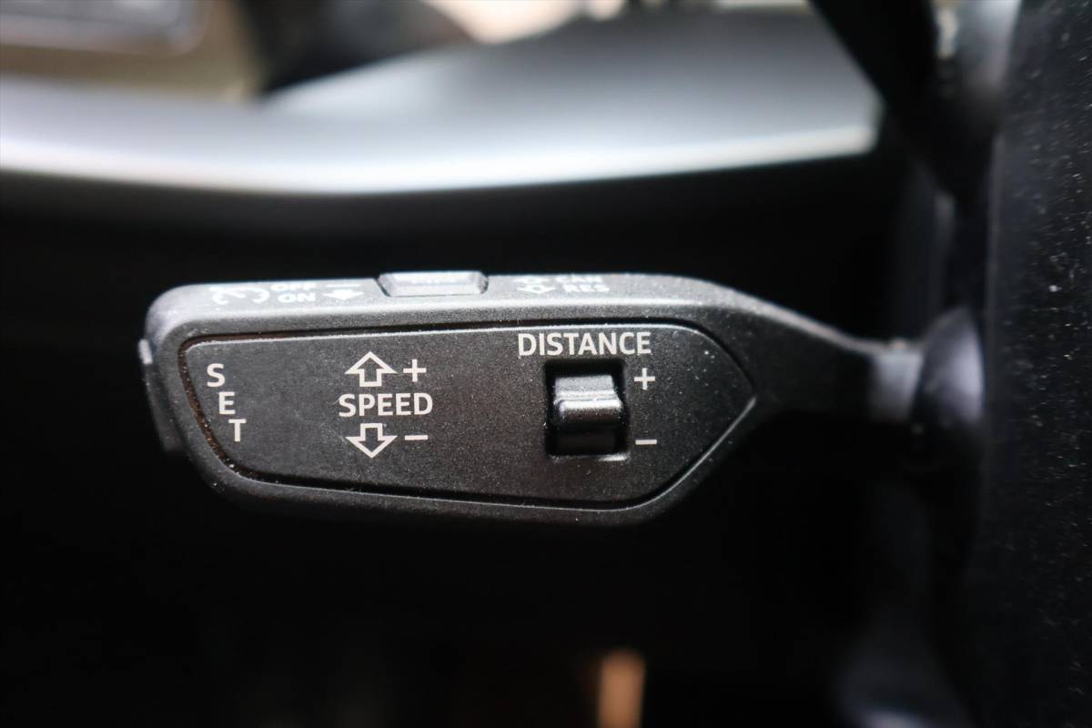 Audi A3 Audi A3 Sportback 35 S-Line TFSI 150pk | Navi | Trekhaak | RS Stoelen | Carplay | Sportstoelen | Stoelverwarming |