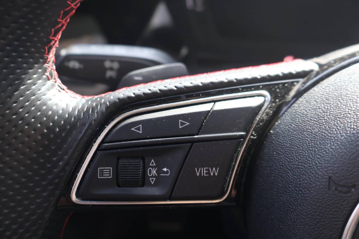 Audi A3 Audi A3 Sportback 35 S-Line TFSI 150pk | Navi | Trekhaak | RS Stoelen | Carplay | Sportstoelen | Stoelverwarming |