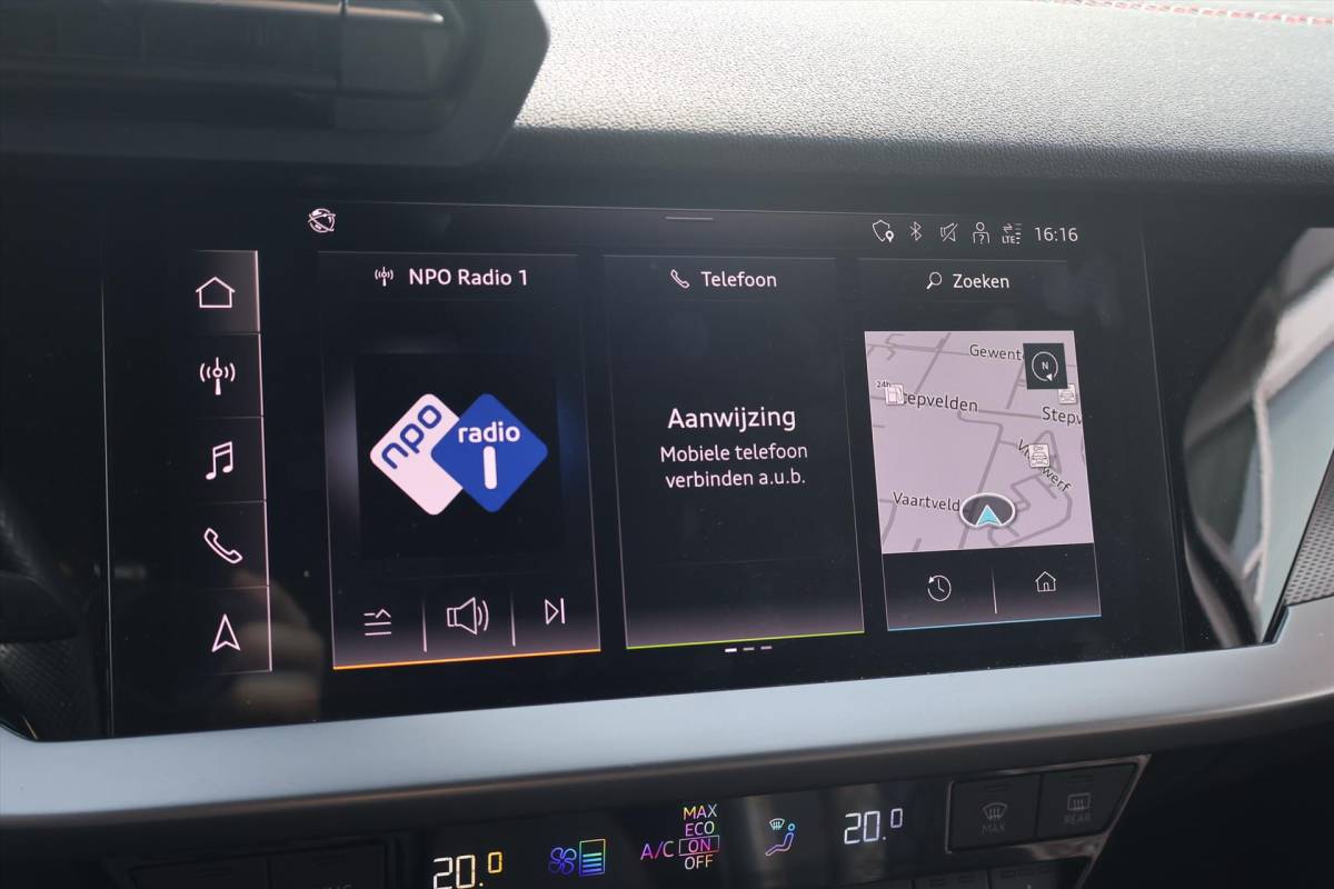 Audi A3 Audi A3 Sportback 35 S-Line TFSI 150pk | Navi | Trekhaak | RS Stoelen | Carplay | Sportstoelen | Stoelverwarming |